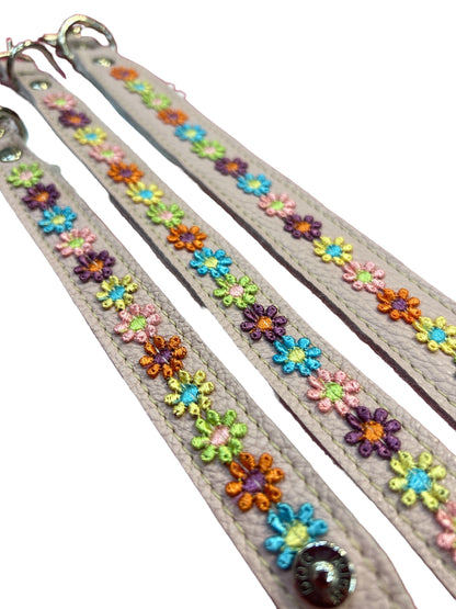 Collare fiori colorati