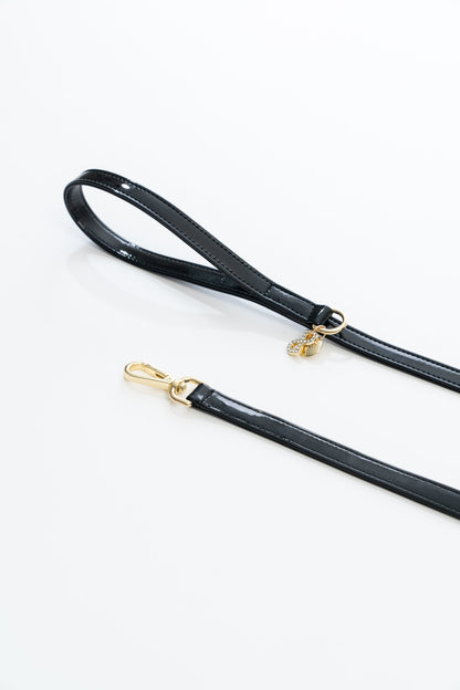 GUINZAGLIO NERO IN VERNICE CON FINITURE ORO