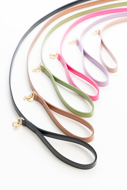 GUINZAGLIO NERO IN VERNICE CON FINITURE ORO